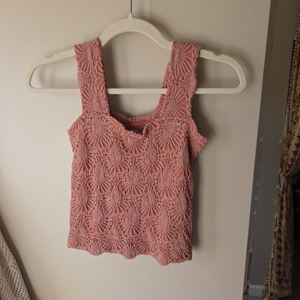 Scalaped Textured Pink Tank Top Size S